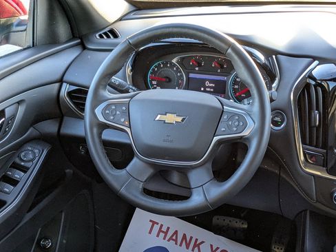 Used 2023 Chevrolet Traverse LT image 19