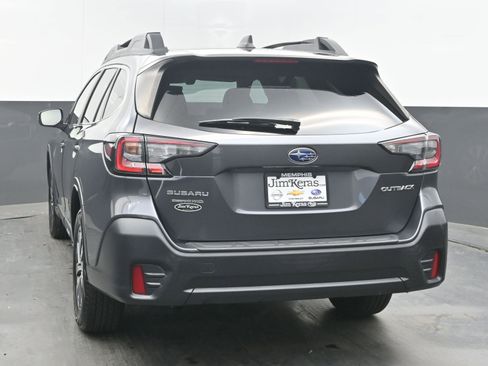 Used 2021 Subaru Outback Premium AWD/4WD image 7