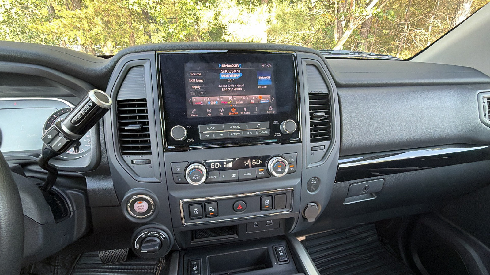 Used 2024 Nissan Titan SV AWD/4WD image 31