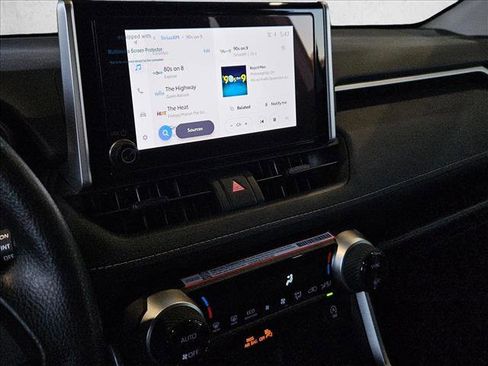 Used 2025 Toyota RAV4 XLE image 8