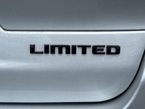Used 2025 Jeep Grand Cherokee L Limited w/ Luxury Tech Group II AWD/4WD image 51