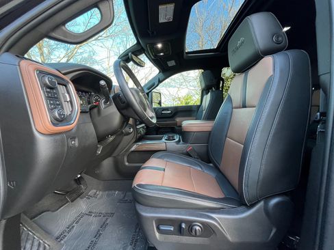 Used 2023 Chevrolet Silverado 2500 High Country w/ Z71 Off-Road Package AWD/4WD image 32