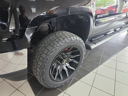 Used 2011 GMC Sierra 1500 SLE w/ All-Terrain Package image 31