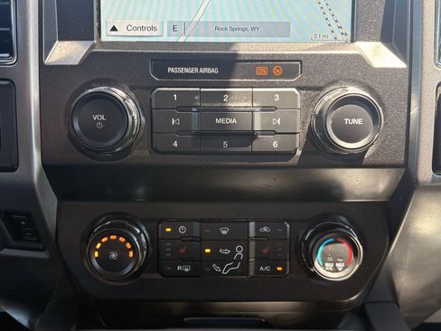 Used 2019 Ford F350 XLT w/ XLT Premium Package AWD/4WD image 24