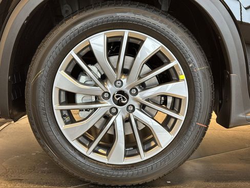 New 2025 INFINITI QX50 Luxe image 10