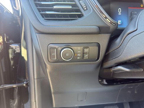 Used 2025 Ford Escape ST-Line Select AWD/4WD image 10