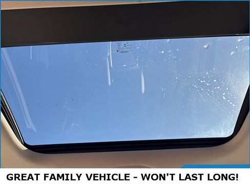 Used 2023 Chrysler Pacifica Limited image 20