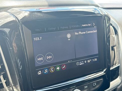 Used 2023 Chevrolet Traverse LT FWD image 14