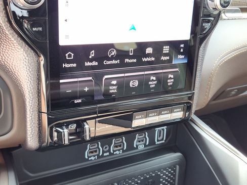 New 2026 RAM 2500 Limited AWD/4WD image 18