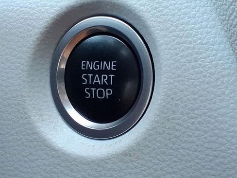 Used 2023 Toyota Corolla SE image 30