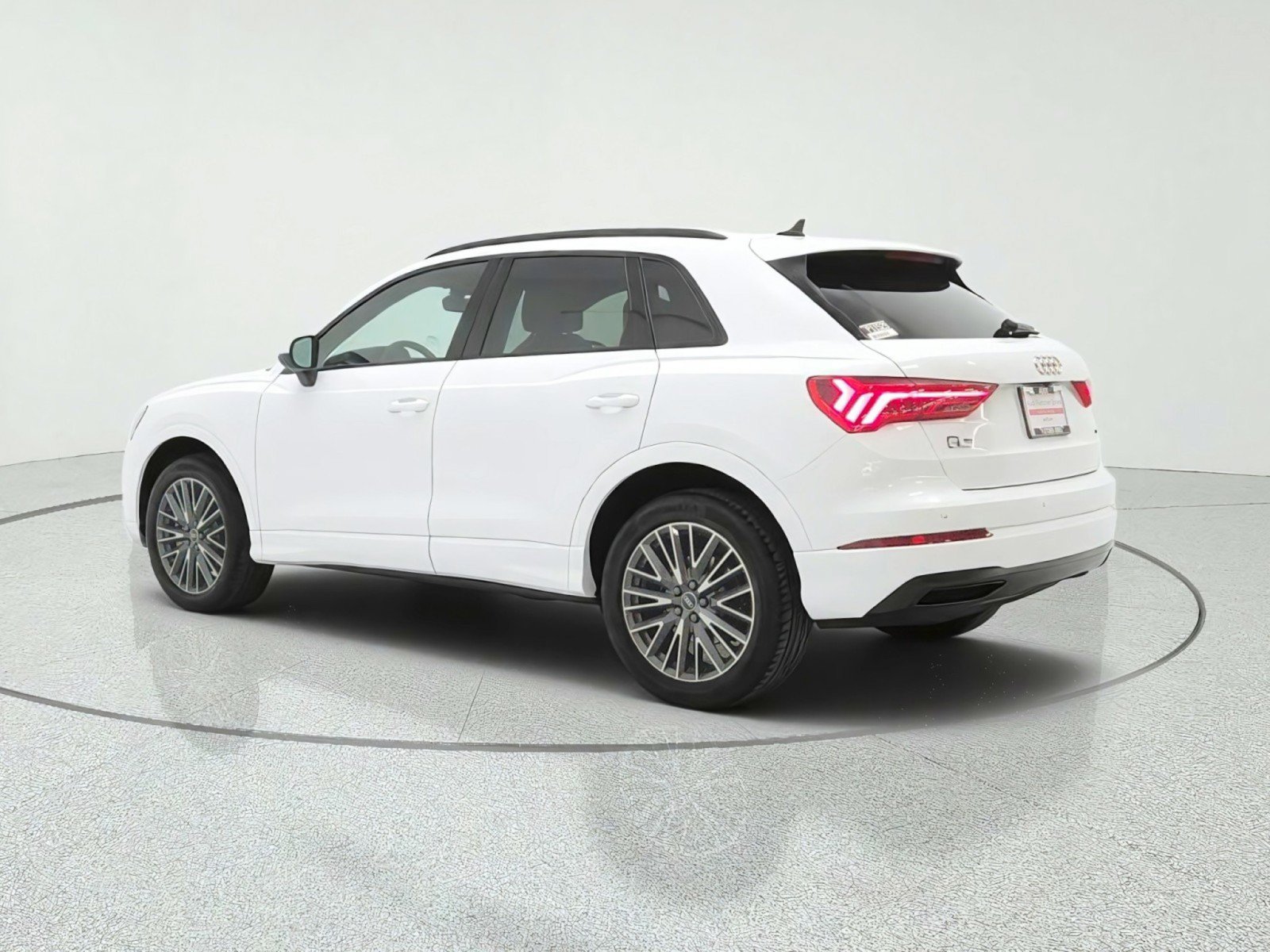Used 2024 Audi Q3 2.0T Premium w/ Convenience Package AWD/4WD image 7