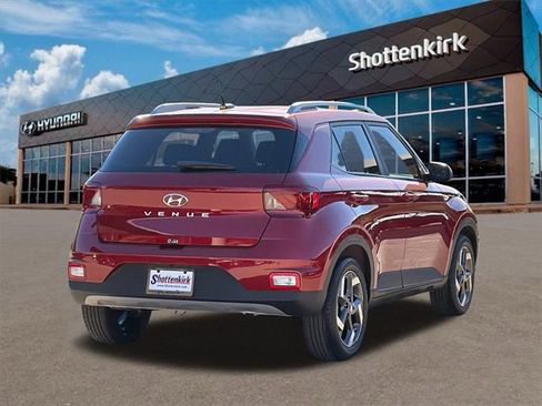 Certified 2025 Hyundai Venue Limited image 5