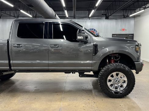 Used 2019 Ford F250 Lariat w/ Lariat Ultimate Package AWD/4WD image 19