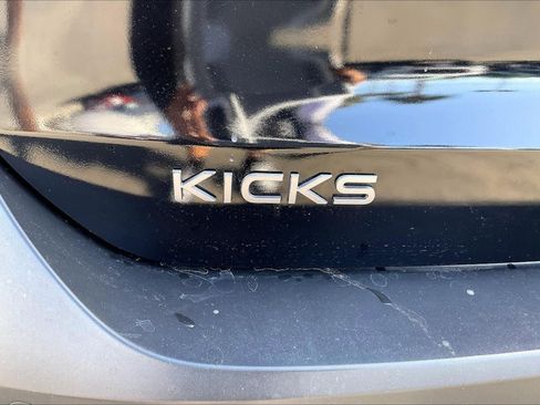 Used 2025 Nissan Kicks SR FWD image 8