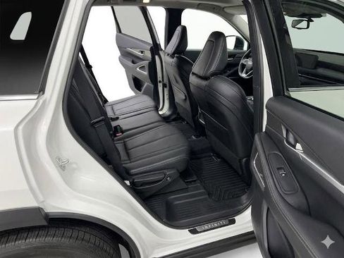 Certified 2025 INFINITI QX60 Luxe w/ Cargo Package image 11