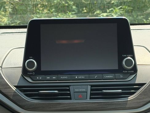 Used 2025 Nissan Altima 2.5 SV FWD image 20