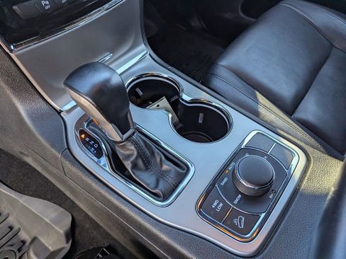 Used 2021 Jeep Grand Cherokee Limited AWD/4WD image 25