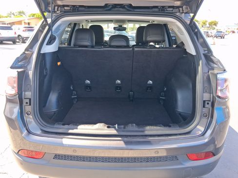 Used 2018 Jeep Compass Latitude w/ Popular Equipment Group FWD image 28