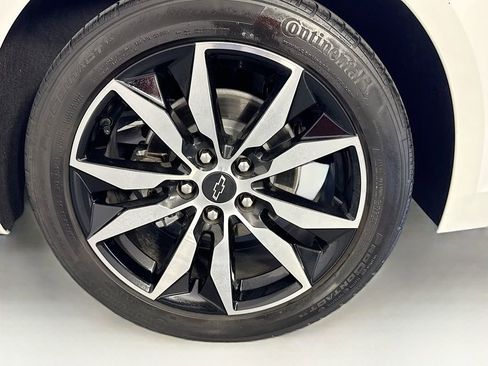 Used 2022 Chevrolet Malibu RS image 37