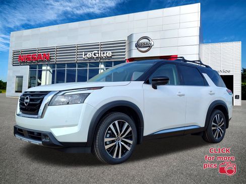New 2025 Nissan Pathfinder Platinum image 1