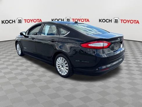 Used 2016 Ford Fusion SE FWD image 6