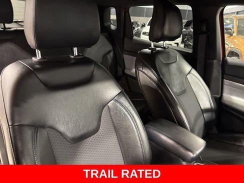 Used 2023 Jeep Compass Latitude w/ Convenience Group AWD/4WD image 24