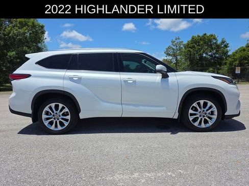 Used 2022 Toyota Highlander Limited AWD/4WD image 2