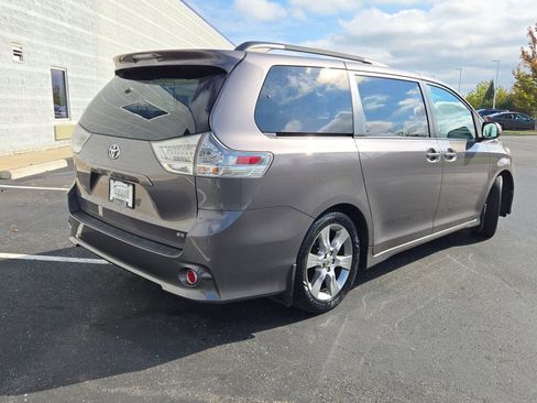 Used 2012 Toyota Sienna SE image 9
