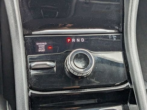 Used 2023 Jeep Grand Cherokee L Limited AWD/4WD image 19