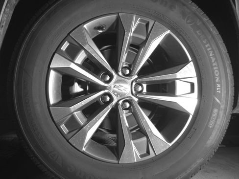 Used 2025 Chevrolet Equinox LT FWD image 14