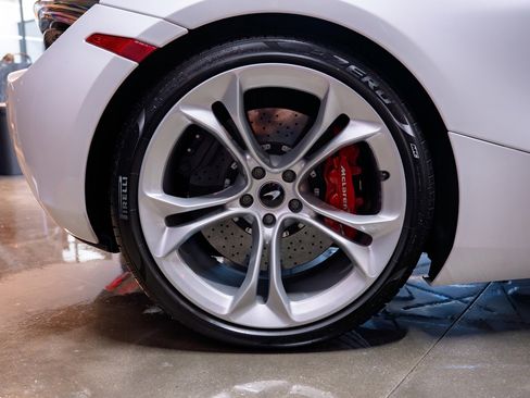 Used 2020 McLaren 720S Spider image 15