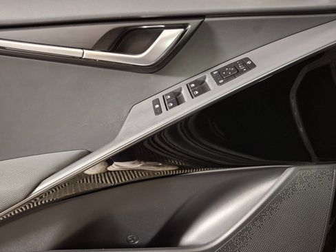 Used 2023 Kia Niro EX Touring image 21