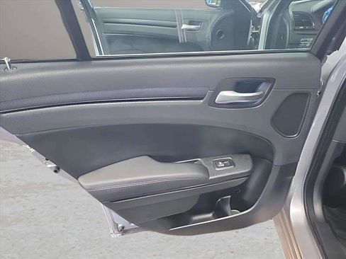 Used 2013 Chrysler 300 S image 18