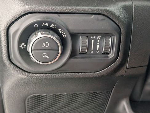 Used 2022 Jeep Gladiator Rubicon w/ Cold Weather Group image 13