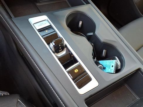 Used 2024 Volkswagen Atlas SE image 22