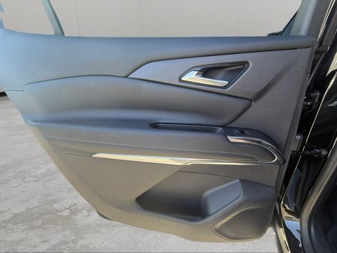 Used 2024 Chevrolet Traverse LT w/ Midnight/Sport Edition AWD/4WD image 27