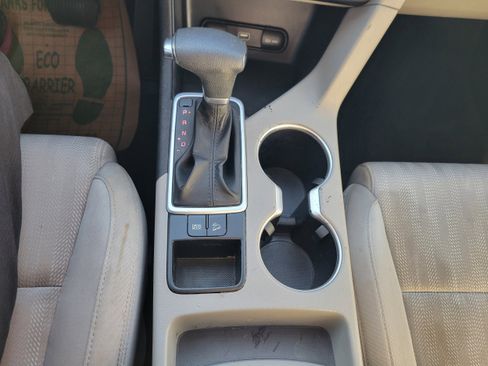 Used 2022 Kia Sportage LX image 19