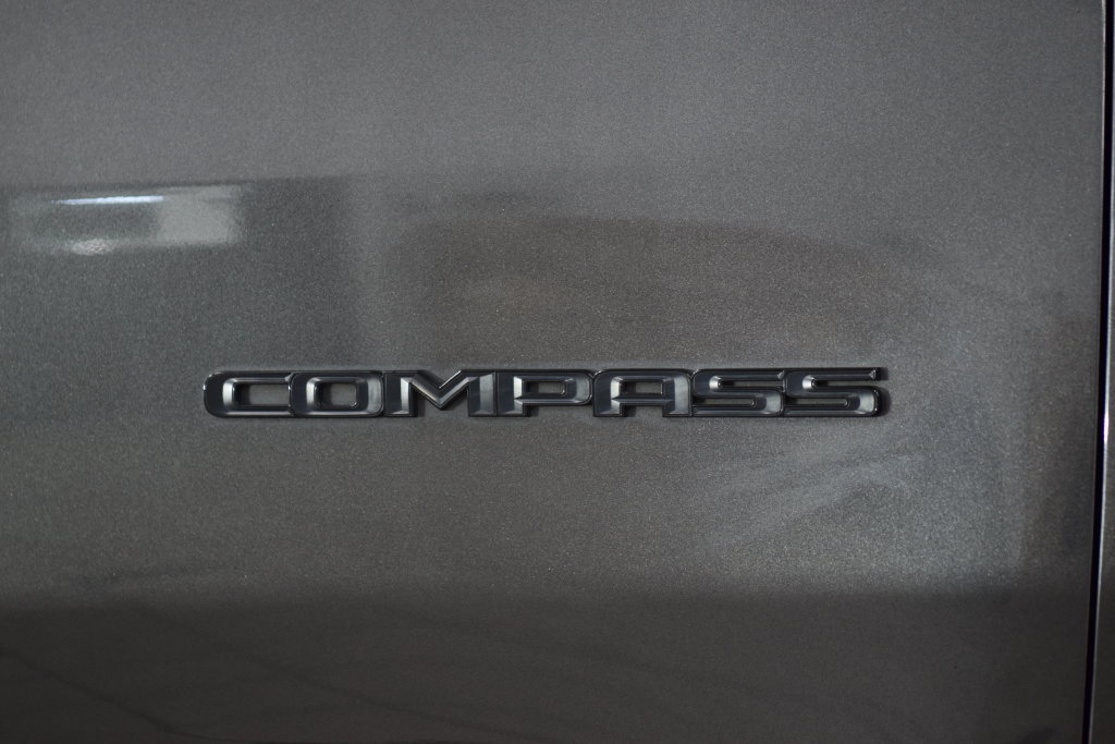Used 2020 Jeep Compass Latitude AWD/4WD image 17