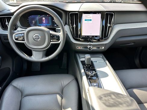 Used 2025 Volvo XC60 B5 Plus image 13