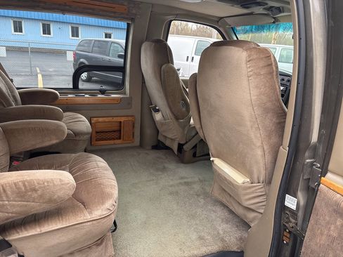Used 2001 Chevrolet Express 1500 image 15