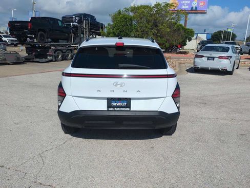 Used 2024 Hyundai Kona SEL FWD image 7