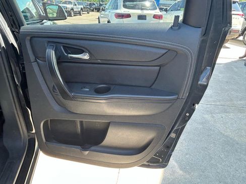 Used 2017 Chevrolet Traverse LT w/ Style and Technology Package AWD/4WD image 16