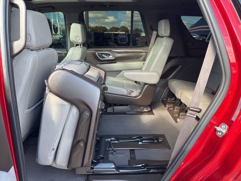 Used 2023 Chevrolet Tahoe Z71 w/ Luxury Package AWD/4WD image 25