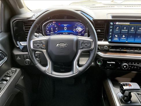 Used 2025 Chevrolet Silverado 1500 LT Trail Boss w/ Convenience Package II image 5