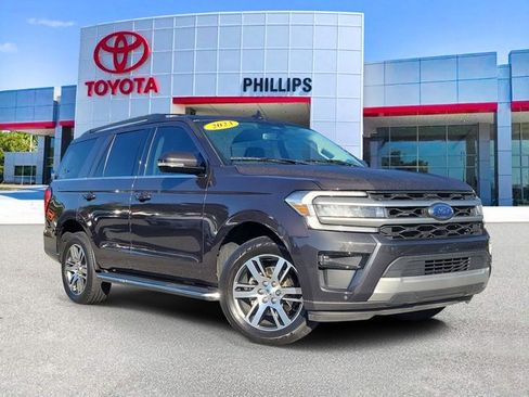 Used 2023 Ford Expedition XLT image 1