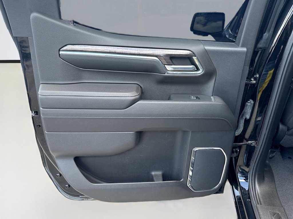 Used 2024 Chevrolet Silverado 1500 LTZ RWD image 25
