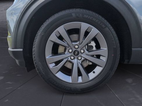 Used 2024 Ford Explorer XLT w/ Equipment Group 202A RWD image 28