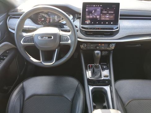 Used 2024 Jeep Compass Latitude AWD/4WD image 16