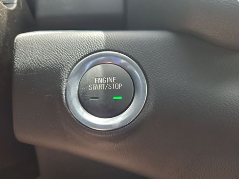 Used 2024 GMC Terrain SLE w/ Driver Convenience Package FWD image 30