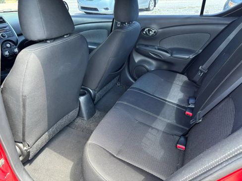 Used 2014 Nissan Versa SV FWD image 12